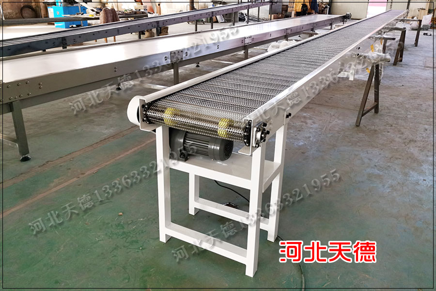 輸送機(jī)